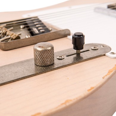 V62 ICON Distressed Ash Blonde