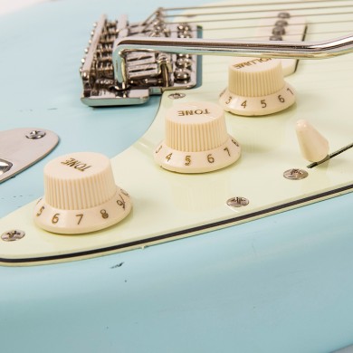 V6 ICON Distressed Laguna Blue