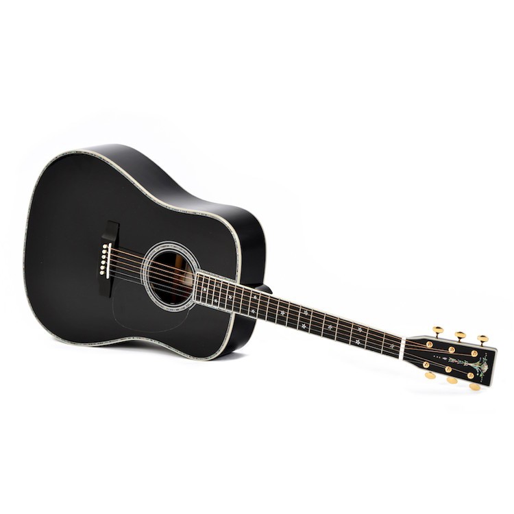 Custom Shop Dreadnought nera elettrificata