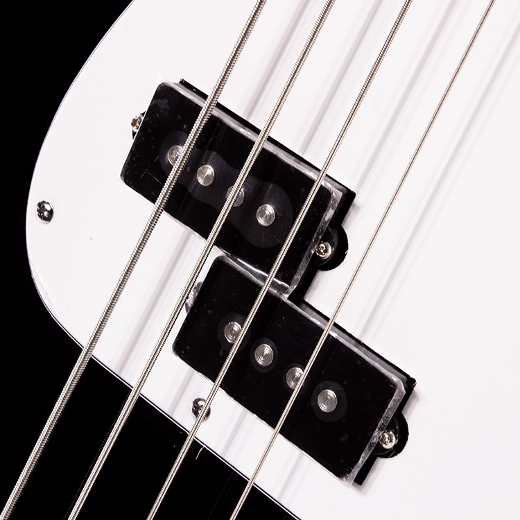 P Bass Style Black