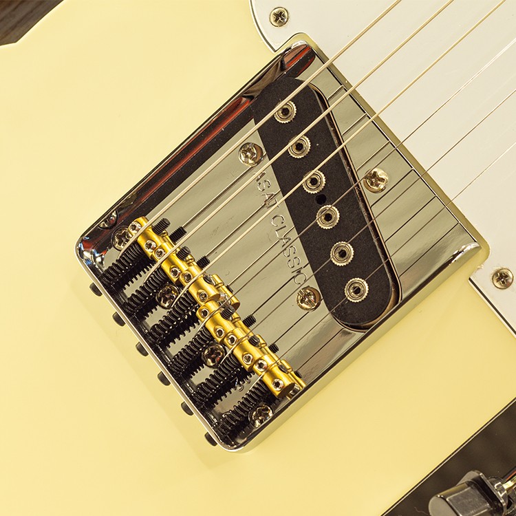 ASAT Classic Semi-Hollow Vintage White