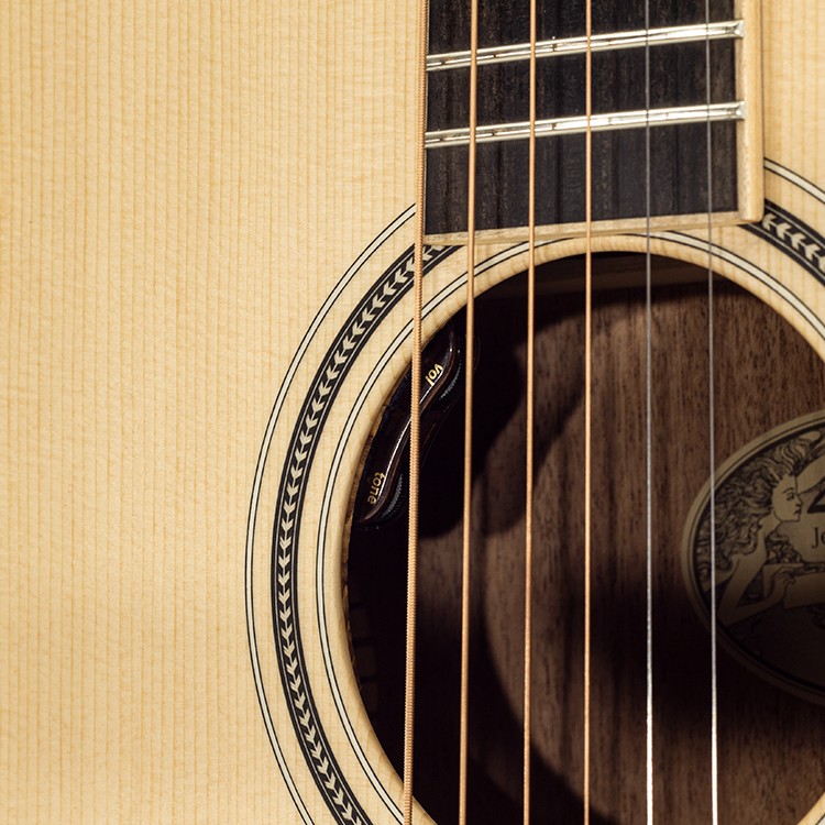 03 Mahogany Jumbo Elet