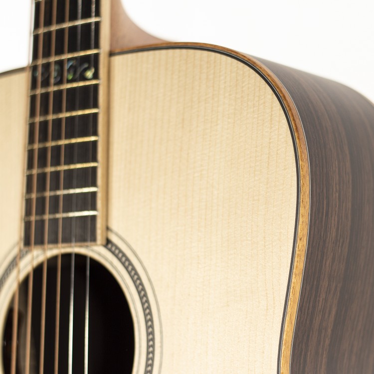 03 Deluxe SE Dreadnought Elet