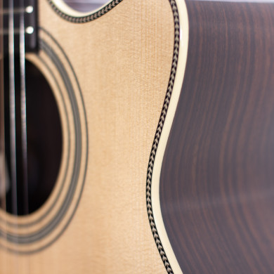 OM cutaway elettrificata natural