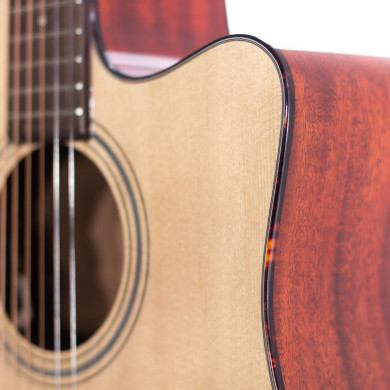 Dreadnought cutaway elettrificata natural