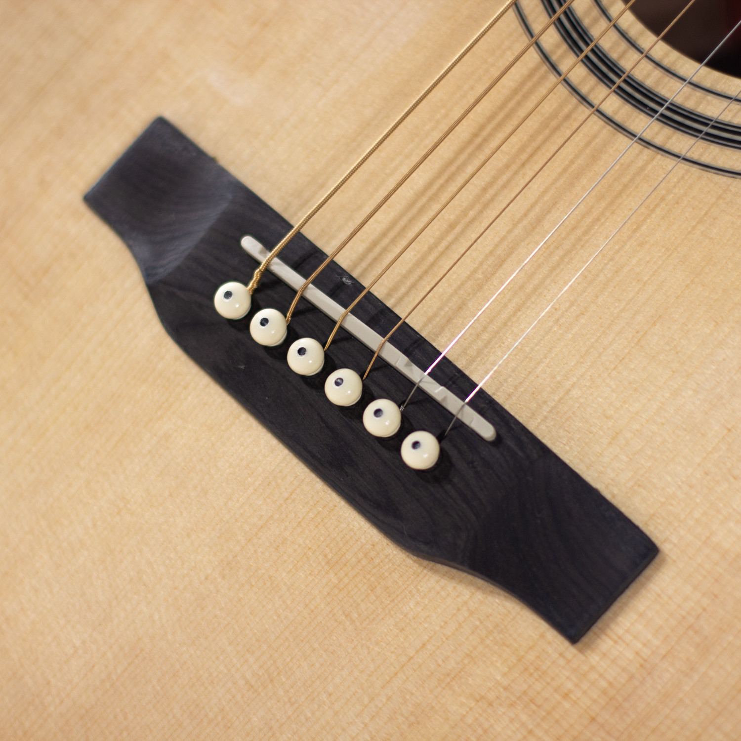 Dreadnought cutaway elettrificata natural