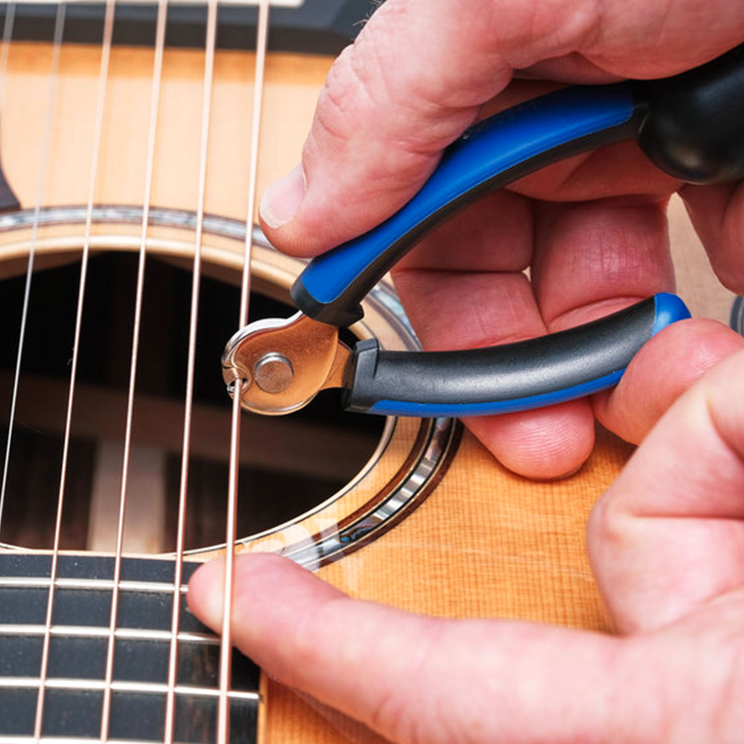 GRIP ONE - All in ONE String Winder + Cutter + Pul