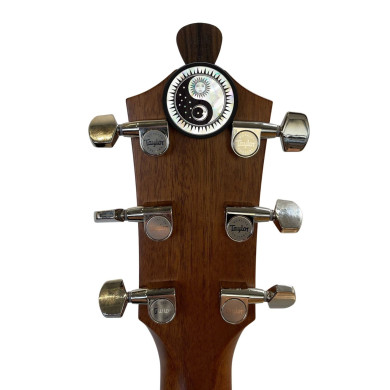 Pick puck yin yang pearl