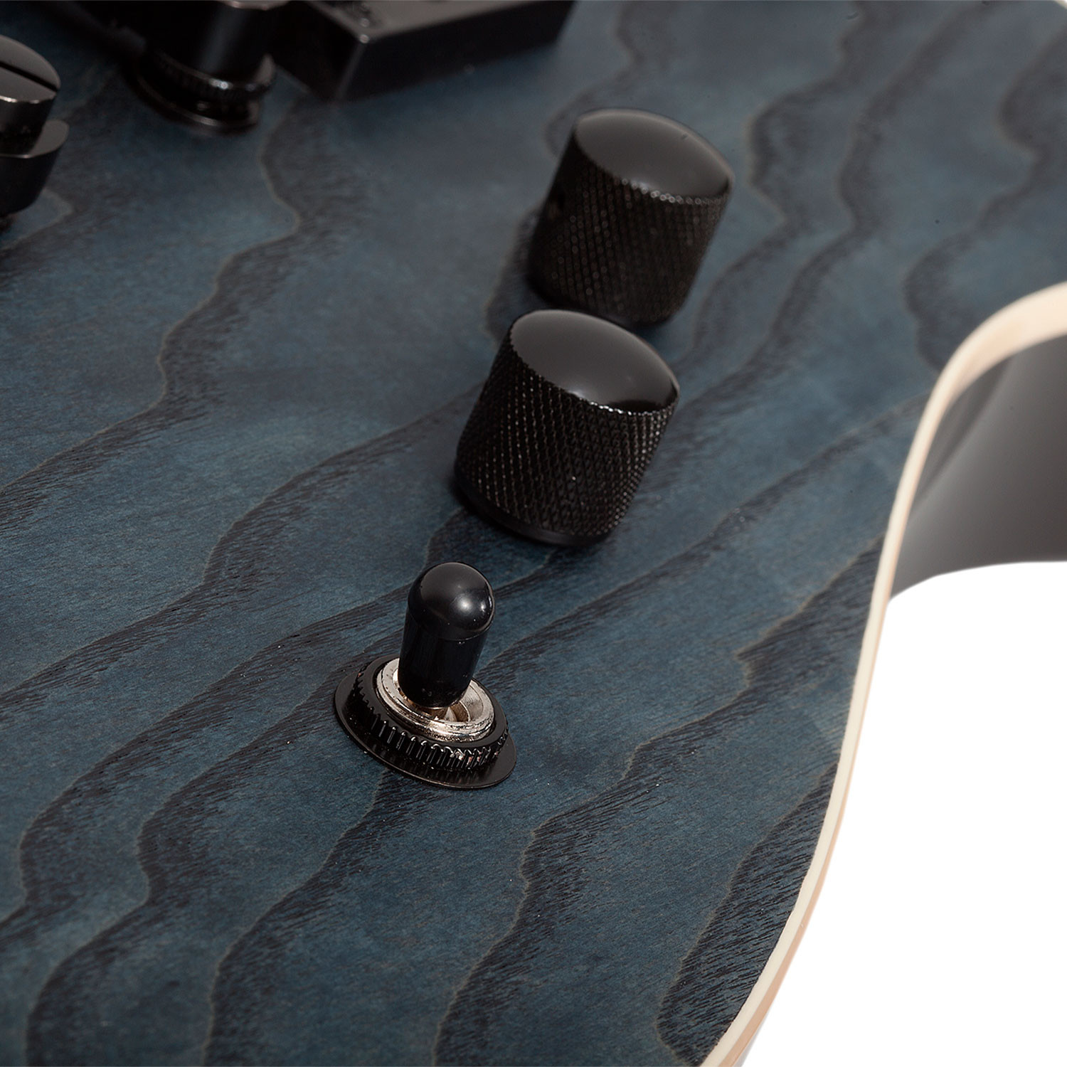 AVENGER STANDARD CHARCOAL SATIN