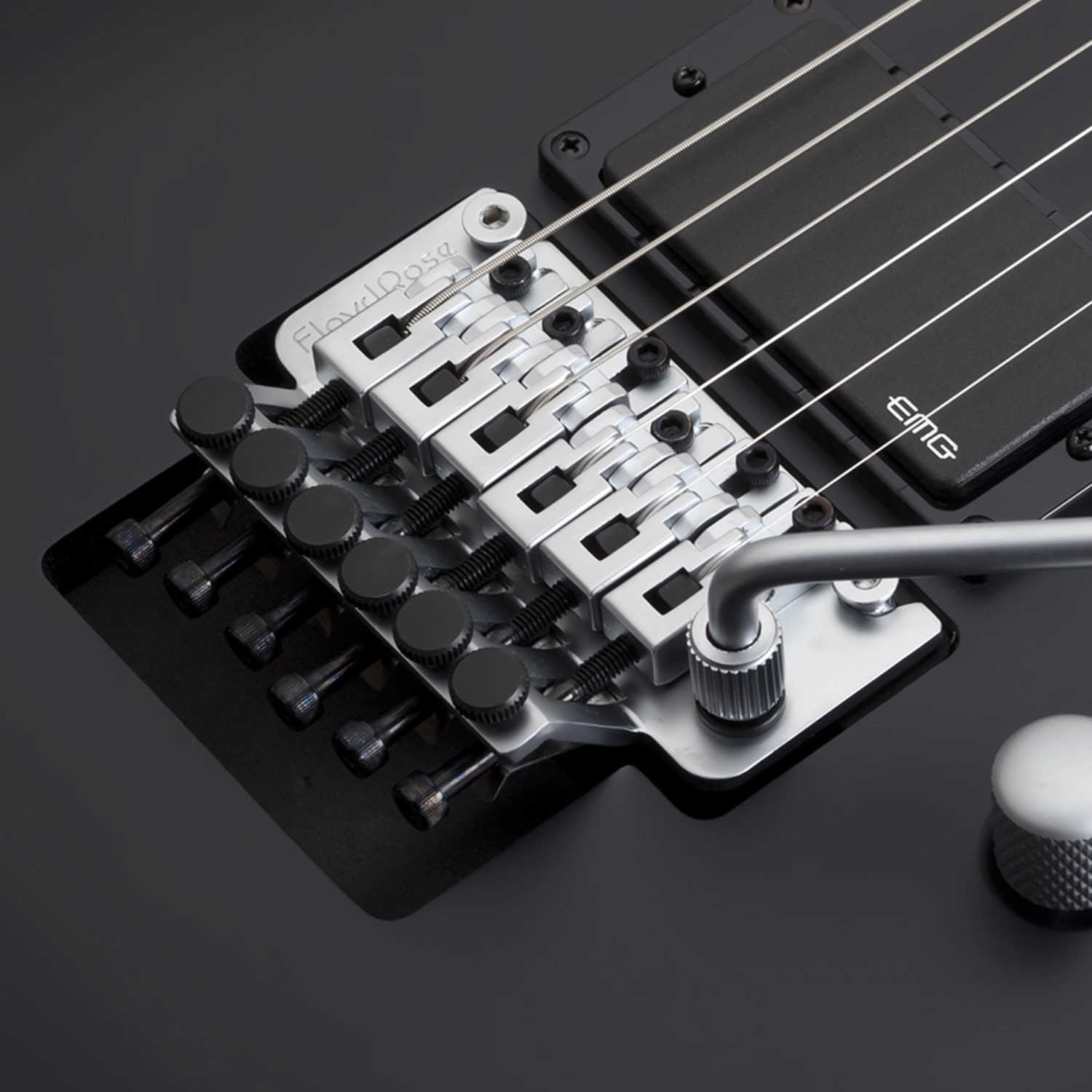 DAMIEN PLATINUM-6-FR-SBK