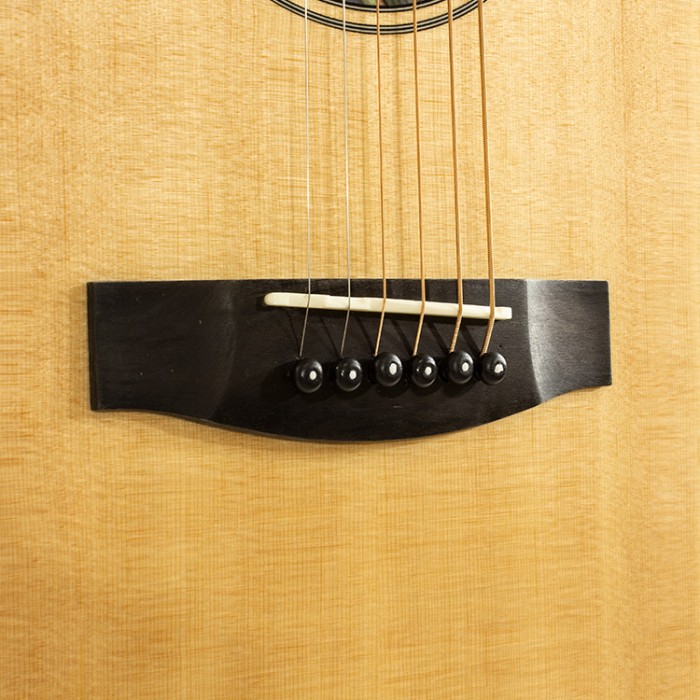 Collina Dreadnought Cutaway Mancina Natural