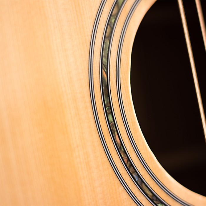 Collina Dreadnought Cutaway Natural