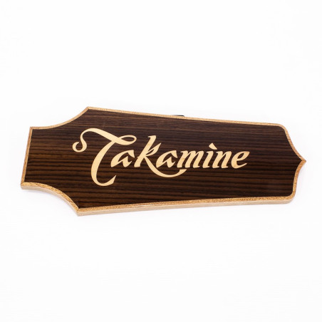 Insegna Takamine in legno